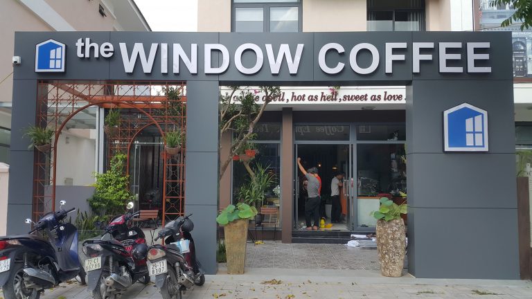 mau-bien-quan-cafe-768x432